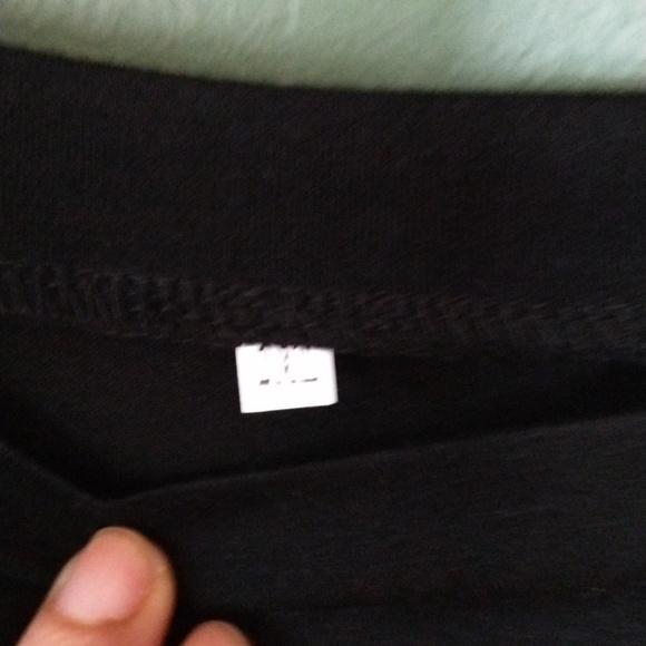 Women's black scoop neck long sleeves print sleeves casual t shirt top, size 2X - Picture 4 of 8